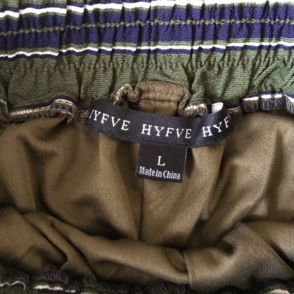 🆕 Striped Drawstring Shorts 🆕 - Picture 5 of 7